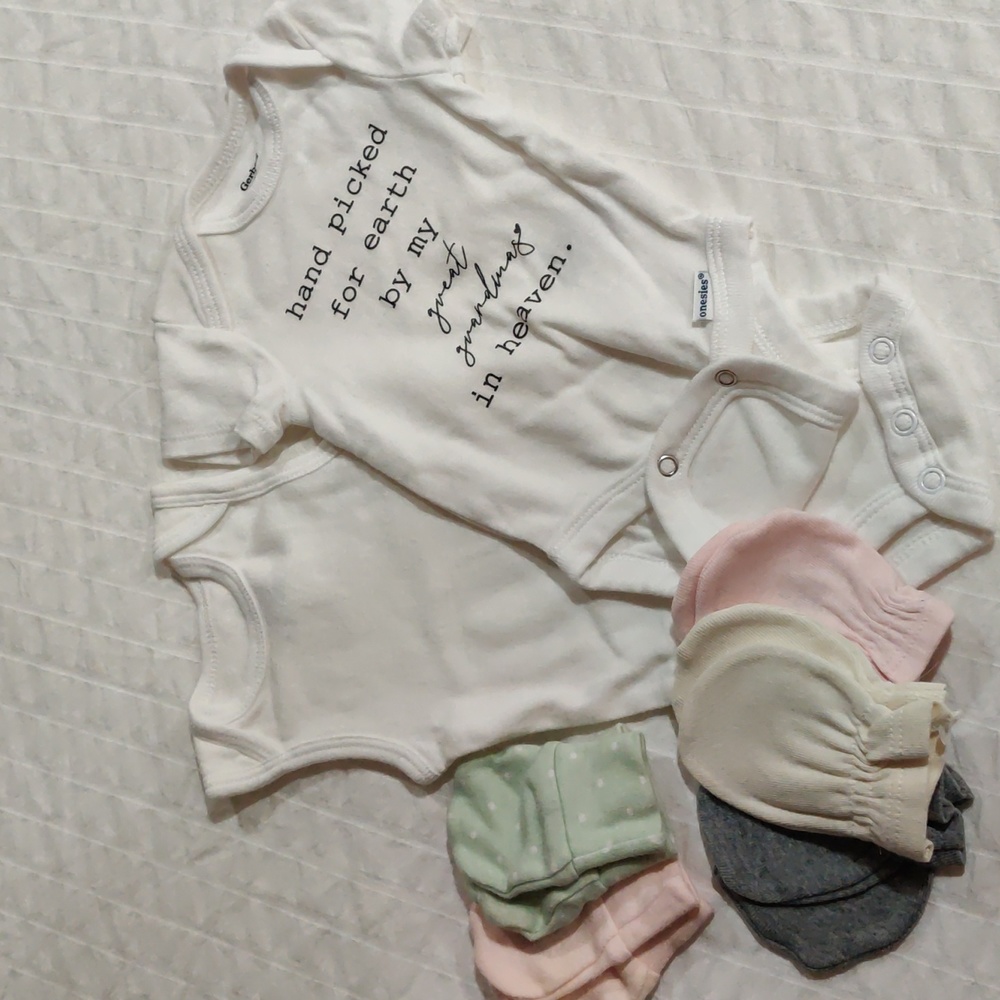Newborn onesies and mitts